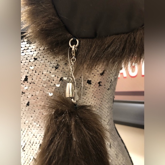 Faux MINK Fur Scarf with Detachable Tail in Chocolate Brown (New!) - Picture 10 of 15